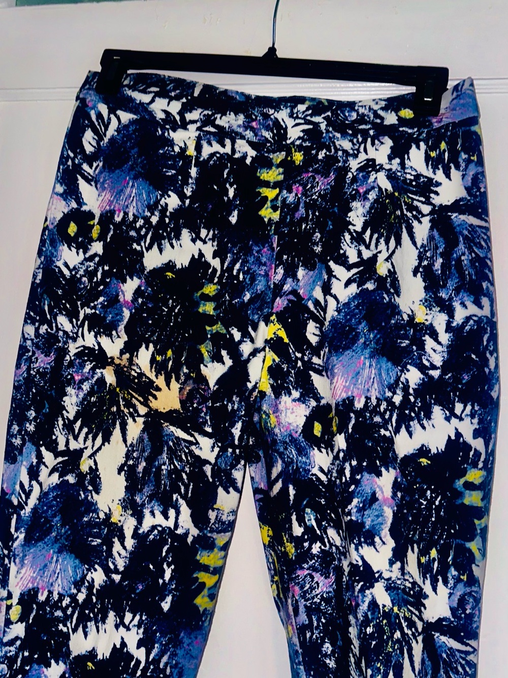 Francis Valentine Navy & White Abstract Print pants  Sz 8. Lightly worn!